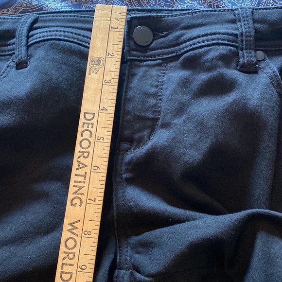 Torrid Denim Black Jeans 5 pockets Size 14 - Picture 6 of 10